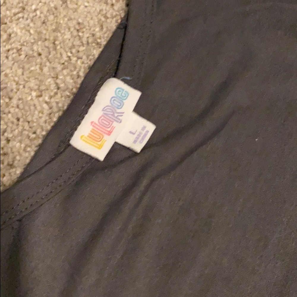 Lularoe Randy Tee - Picture 2 of 4